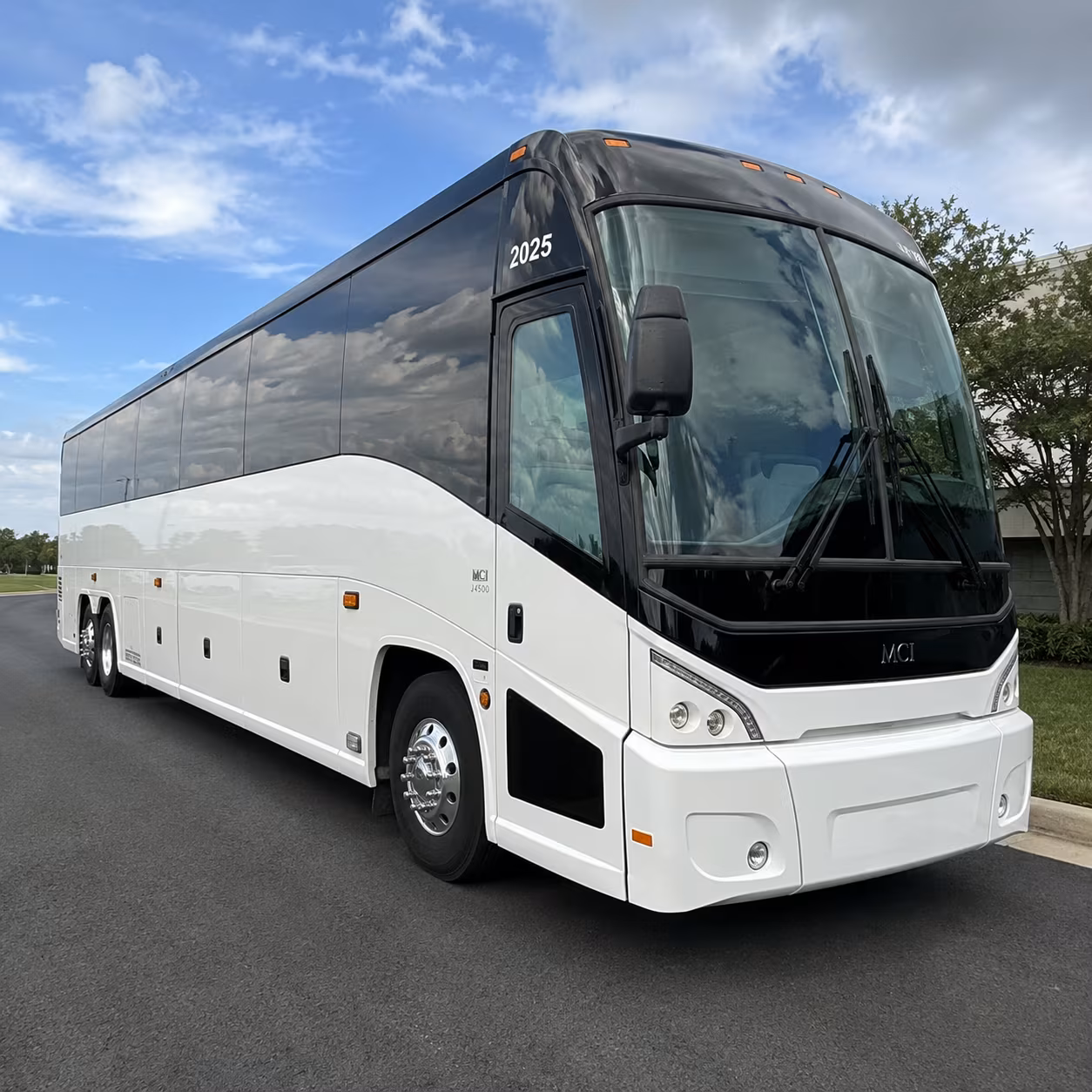 use busrentalsantabarbara com to find airport shuttle buses to and from santa barbara